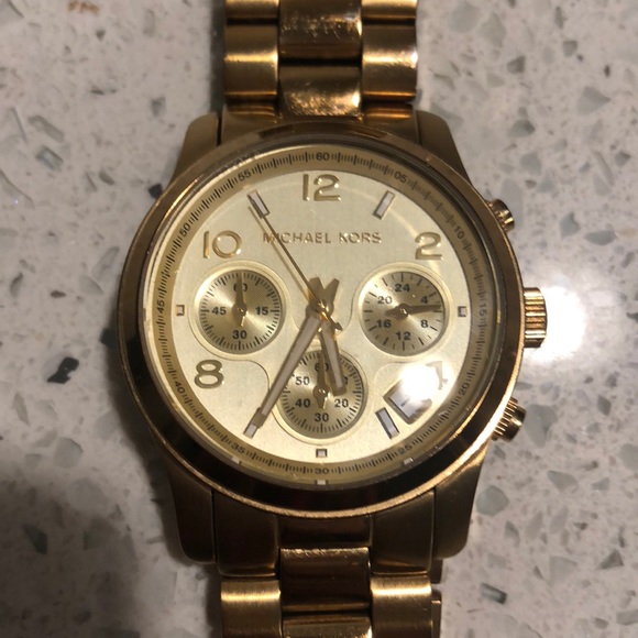 Michael Kors stainless steel gold colored watch - Picture 2 of 4